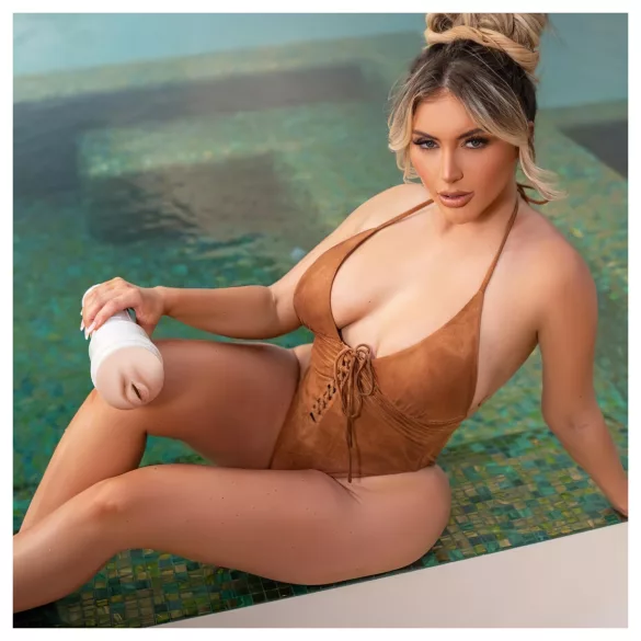 Fleshlight Kayley Gunner - masturbator realistyczna wagina - kolor naturalny